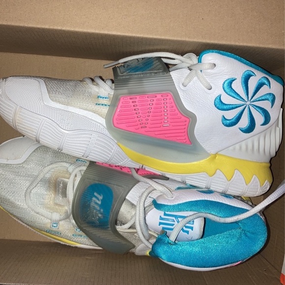 Nike Kryie 6 Neon graffiti sneakers white.